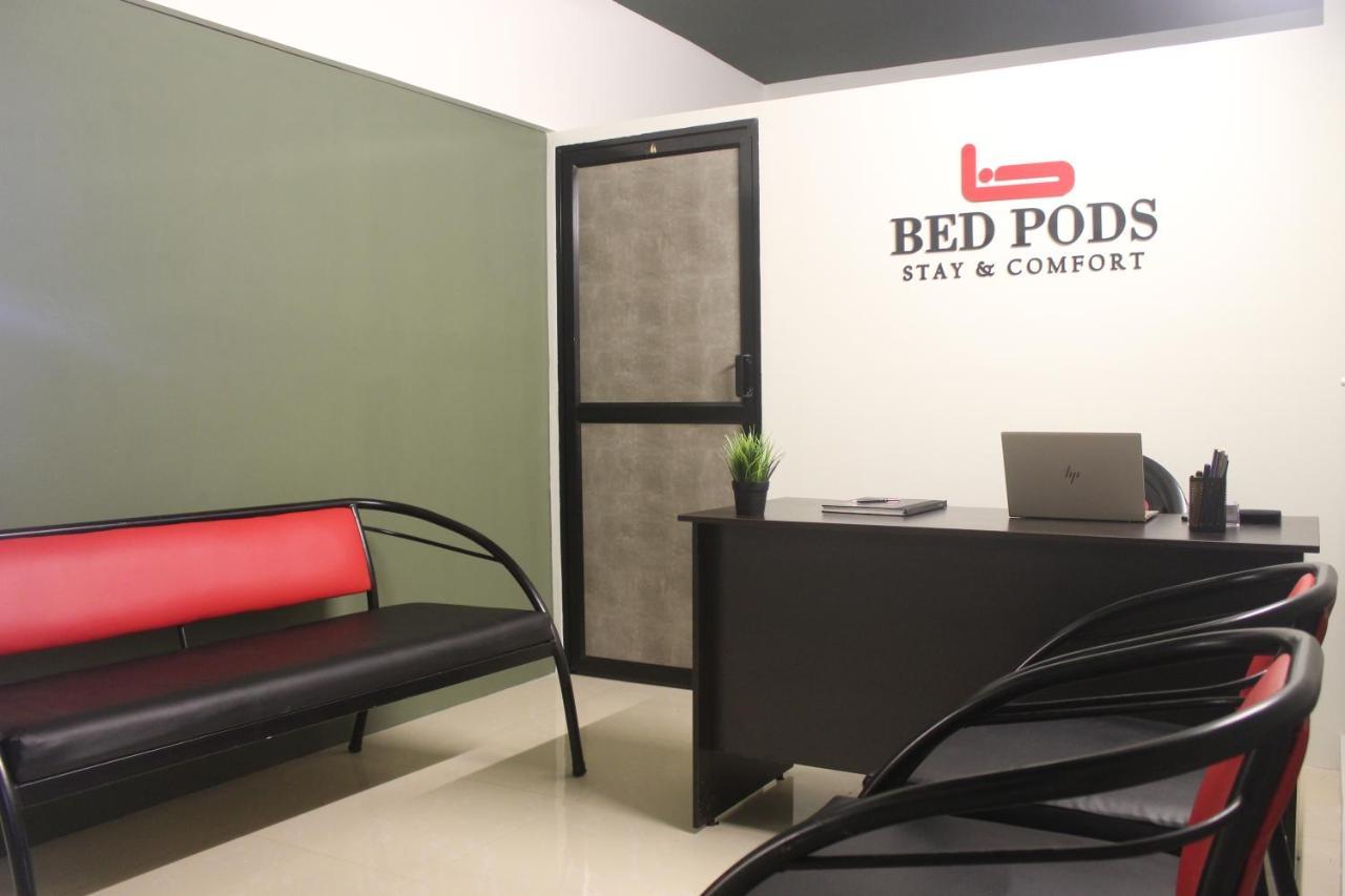 Bed Pods Hostel Thiruvananthapuram Exterior photo